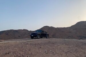4WD Adventure in Uhud Mountain - Meeting point and timing: how to plan your day without stress