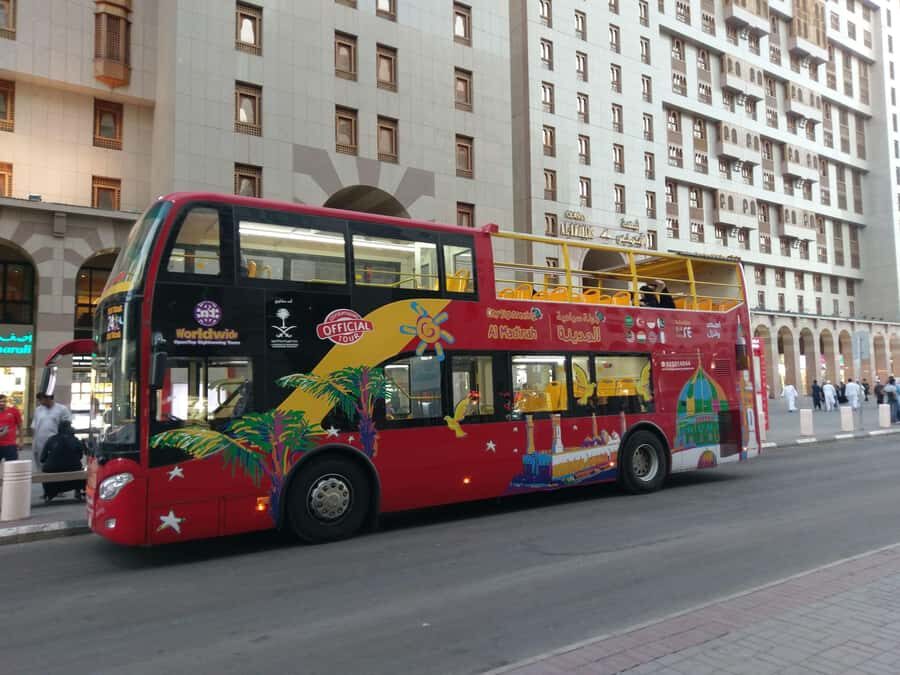 Al Madinah: City Sightseeing Hop-On Hop-Off Bus Tour - Red Route: Uhud, the Trench, Quba, and the Qiblatain Mosque