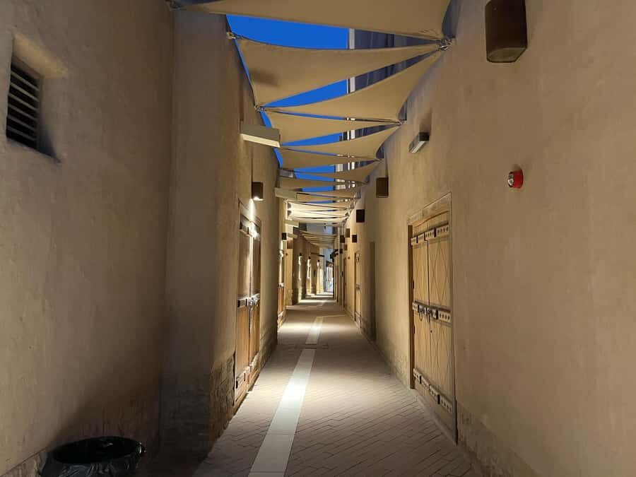 Al Masmak Fortress, Murabba Palace, and Souq Al Zal Tour - Getting the most out of Aziz’s guided storytelling