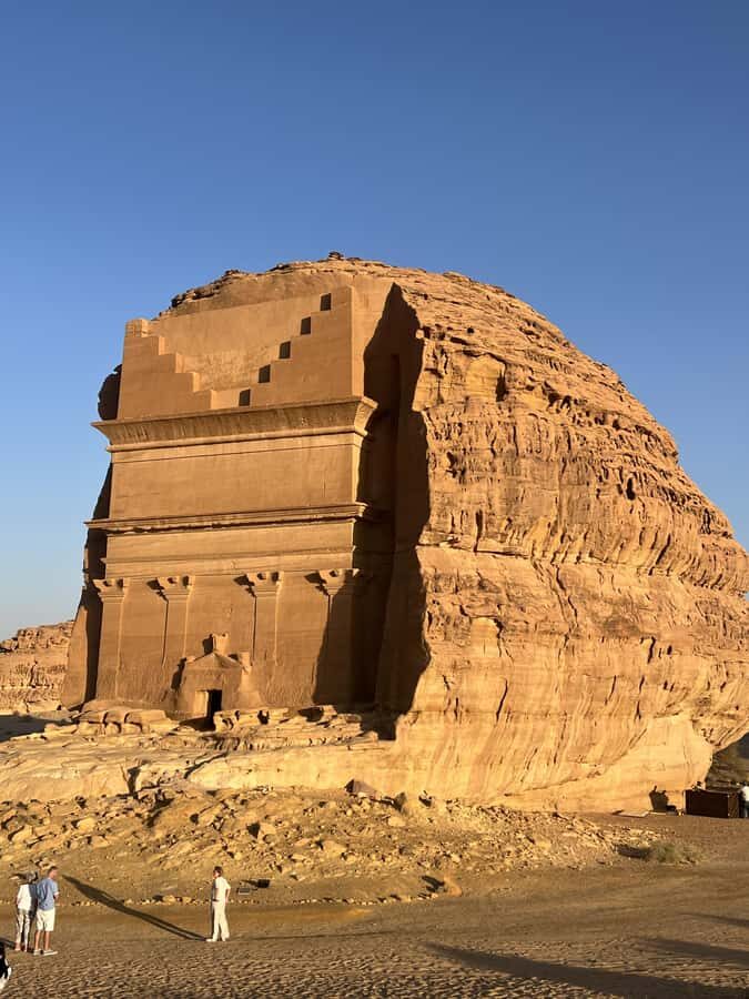 Al-Ula: Old Town, Hegra, and Elephant Rock Day Tour - AlUla Old Town: Mud-Brick Streets and a Pilgrim Stop