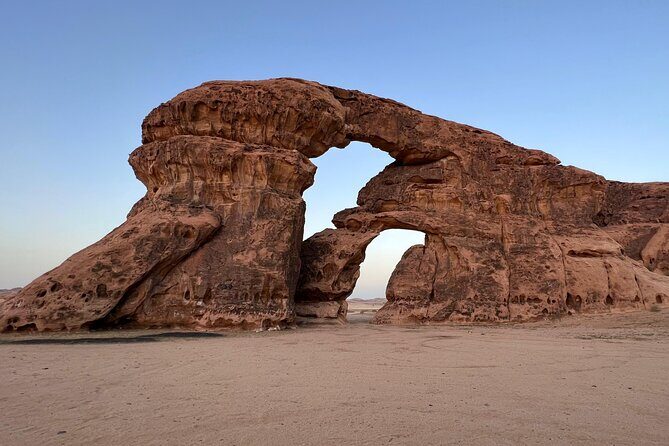 AlUla City Tour with 5 Attractions - Ancient Tomb Areas and the Night-Sky Payoff