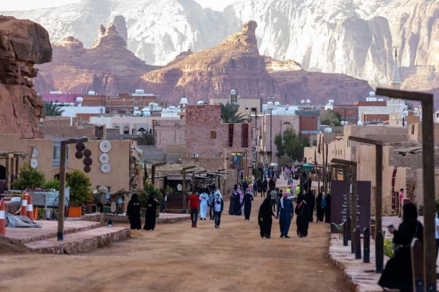 AlUla: Hegra Shared Tour - Hegra UNESCO: why this AlUla site deserves your attention