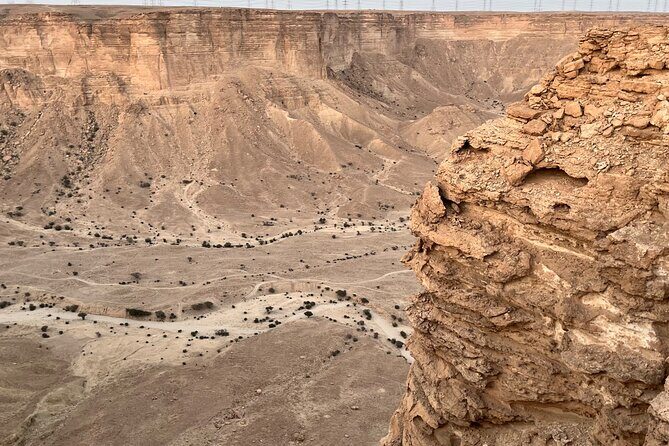 Edge of the World - Edge of the World: walking time, Saudi tea, and the sunset show