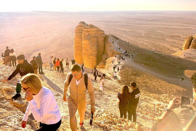 Edge of The World & Deer Reserve Off-road 4x4 Car Tour in Riyadh - Why Edge of the World Feels Different From a Typical Day Trip