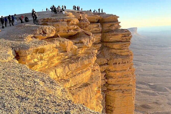 Edge of The World & Deer Reserve Off-road 4x4 Car Tour in Riyadh - Edge of the World: The Guided Hike and Your Photo Window