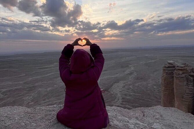 Edge of The World Riyadh with Camel Ride ,Bat Cave Visit & Dinner - Meeting point and timing: how to set yourself up for a smooth pickup
