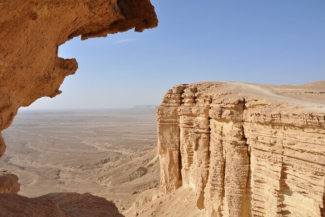 Edge of the World Tour from Riyadh Private 4x4 Car Pick up - After dark on the cliff: moon, stargazing, and wind reality