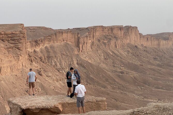 Edge of the World with 4x4 vehicles, sunset Dinner and stargazing - Bat cave on weekdays, national park and gazelles on weekends