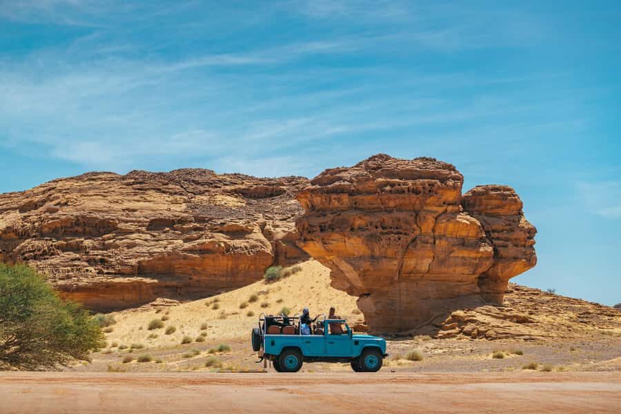 Fancy Tour of Hegra in a Vintage Land Rover - Driving Into Hegra: The Vintage Land Rover Experience