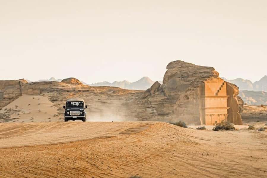 Fancy Tour of Hegra in a Vintage Land Rover - Guide and Driver Setup: Where Quality Can Really Vary