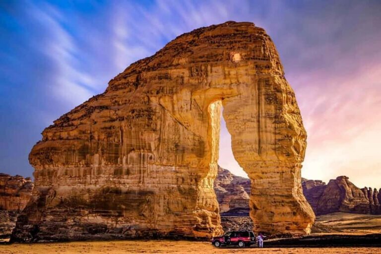 Fancy Tour of Hegra in a Vintage Land Rover - Why the Nabataean Tombs Matter (and How to Read Them Fast)