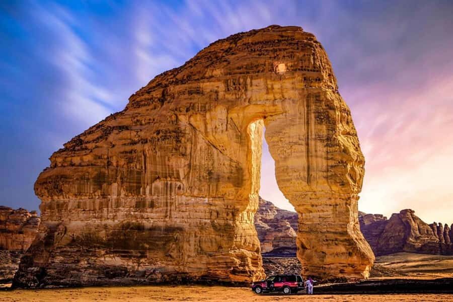 Fancy Tour of Hegra in a Vintage Land Rover - Why the Nabataean Tombs Matter (and How to Read Them Fast)