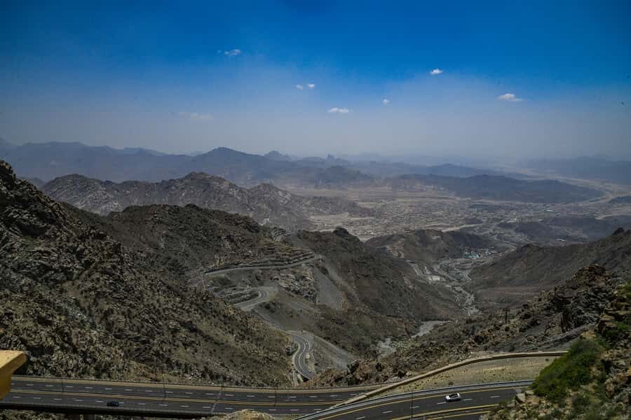 From Jeddah: Taif Exploration Tour with Lunch - Who should book this Taif day trip?