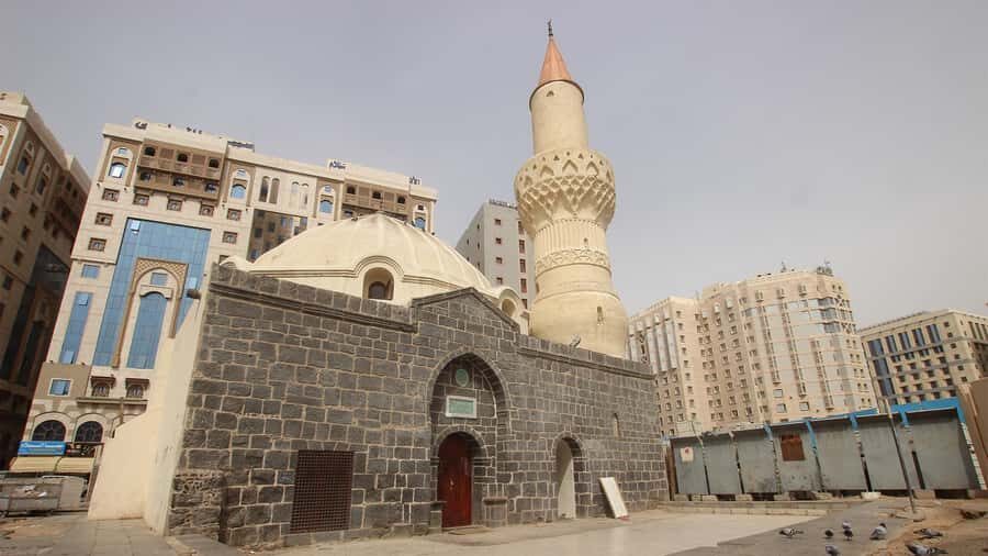 From Madinah: Half-Day Ziarah Tour - Uhud Mountain and the martyr sites: why this hill matters