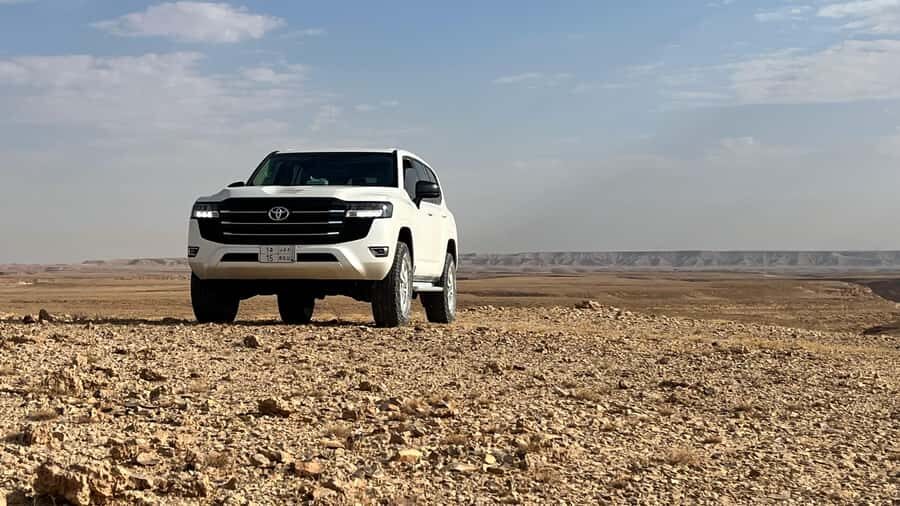 From Riyadh: Edge of the World and Darb Al-Manjoor Adventure - Edge of the World: Why This Cliffside Trail Feels So Strange (In a Good Way)