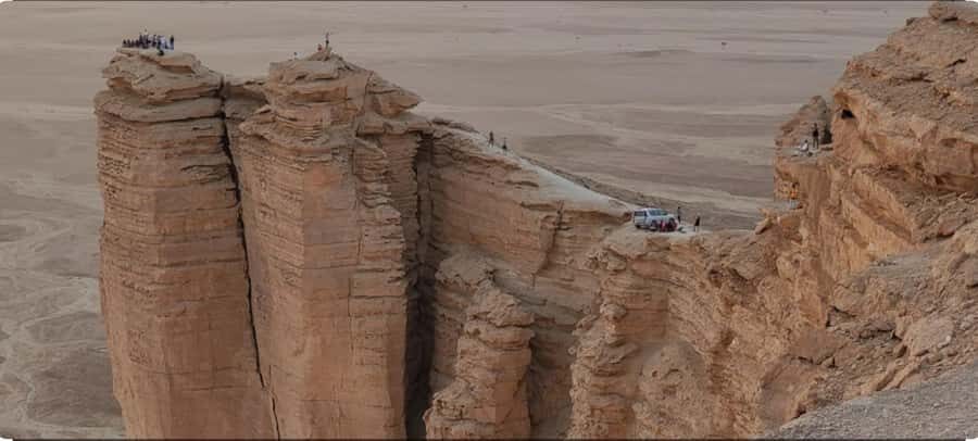 From Riyadh: Tuwaiq Mountains and Najd Plateau Day Trip - Riyadh To The Najd Plateau: What This Day Trip Feels Like