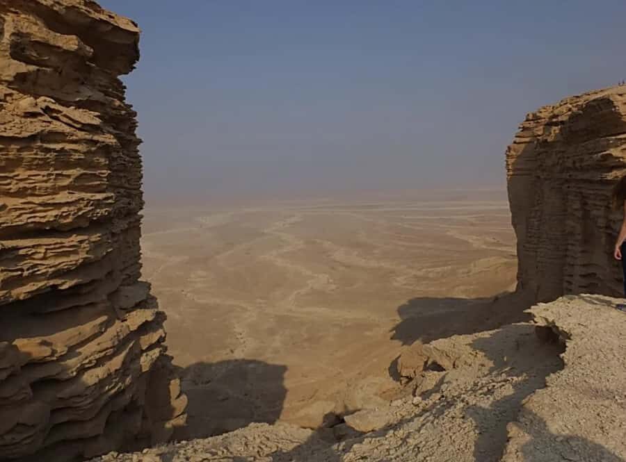 From Riyadh: Tuwaiq Mountains and Najd Plateau Day Trip - Blue Skies To Sunset: How The Tour Manages The Light