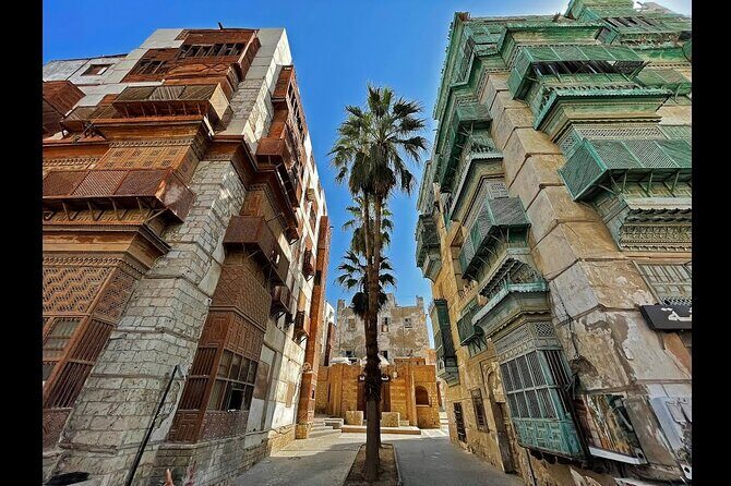 Guided Tour in Jeddah by local woman - Key Things That Make This Jeddah Old Town Tour Worth It