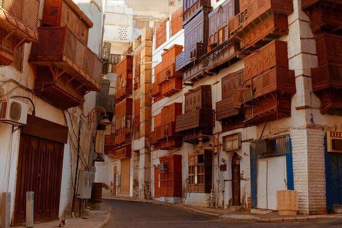 Guided Tour in Jeddah by local woman - Getting There: Pickup, Comfort, and a Local Woman’s Flow