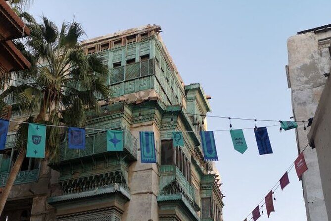 Historic District Tour in Jeddah by a Local Guide - Al Shafei Mosque and the street-level sacred sites