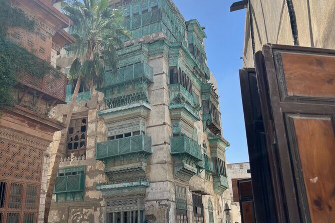 Historical & Heritage Tour in Jeddah Al Balad - Stop 4: Al Shafei Mosque in narrow alleys