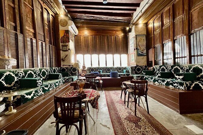 Historical & Heritage Tour in Jeddah Al Balad - Gabel Street Souq: shopping lanes and atmosphere you can feel