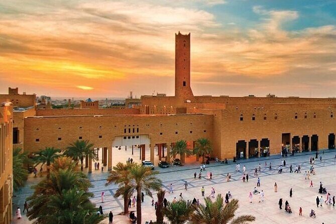 Historical Riyadh Self-Guided Audio Walking Tour - Ath Thumairi Gate and the Qasr Al Hokm street-level feeling