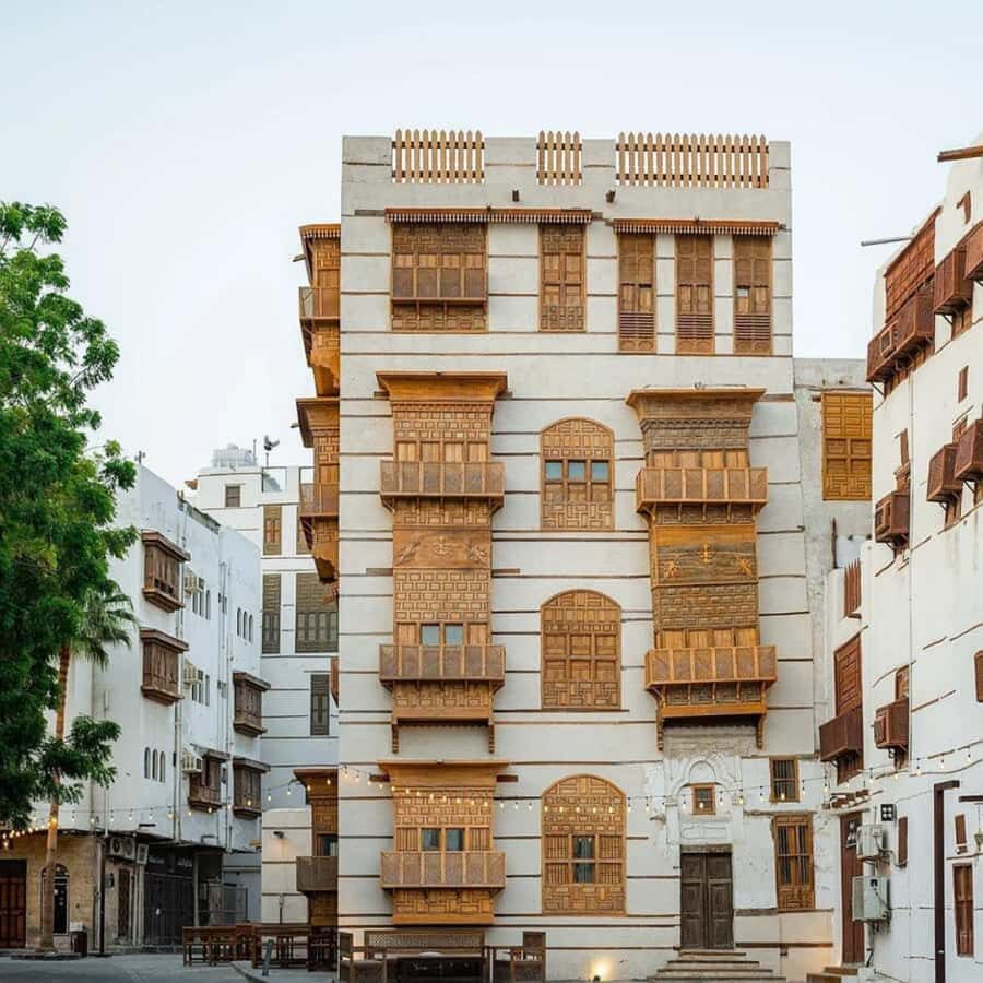 Jeddah: Al-Balad Old Town Tour with Guide - Key highlights to look for