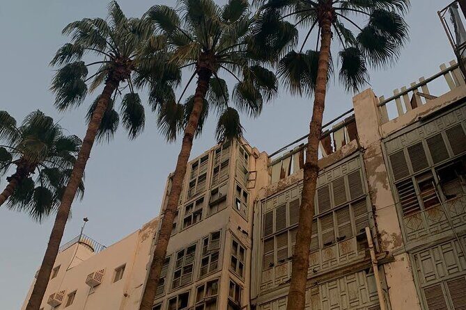 Jeddah historical Walking Tour AL-Bald - Harrat Streets and Old Buildings: How the Walk Works on the Ground