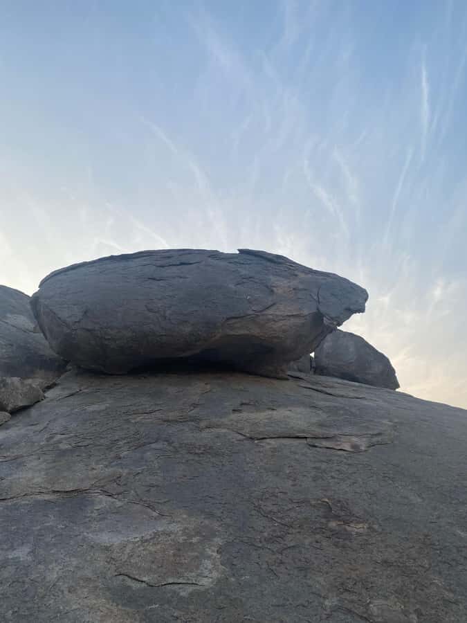 Jeddah: Moon Mountain Guided Hiking Tour with Snacks - The Easy-to-Moderate Trail: What the Walk Actually Feels Like