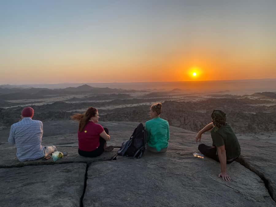 Jeddah: Moon Mountain Guided Hiking Tour with Snacks - Choosing Your Pickup: Heraa Mall vs JOUDYAN Red Sea Mall