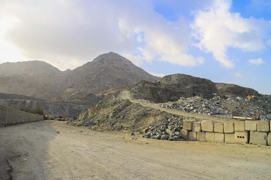 Mecca: Holy Sites Private Tour - Mount Thawr: the refuge story you actually hear on the ground