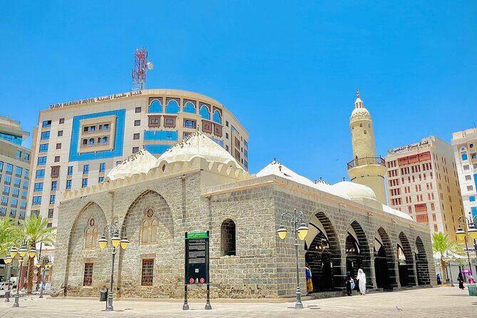 Medina Unveiled Private Tour - Uhud sites: Mosque of Shield and Masjid Sayyid al-Shuhada