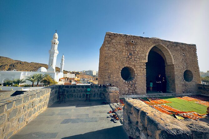 Medina Unveiled Private Tour - Bir Uthman and the story of a well