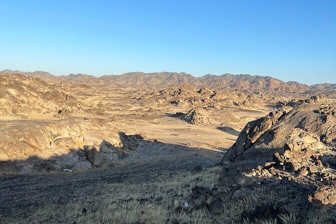 Moon Mountain Hike from Jeddah City - Who should book this Moon Mountain hike?