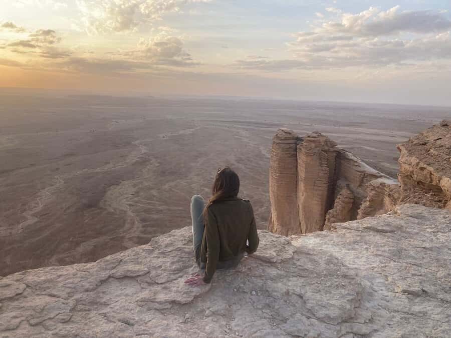 Riyadh Edge of The World and Bat Cave Visit by Bus - Bat cave visit: a fun contrast to all that open sky