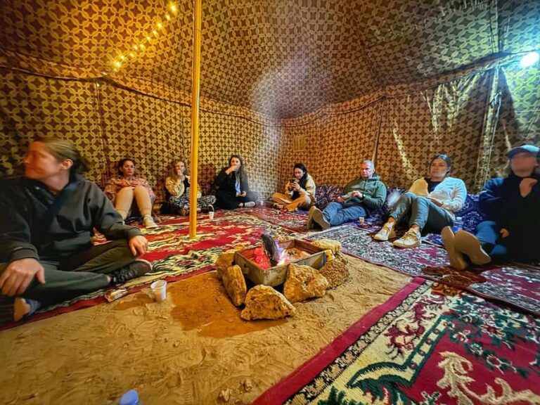 Riyadh: Edge of The World with dinner & Campsite Shared Tour - The Edge of the World: your big viewpoint plus a short hike