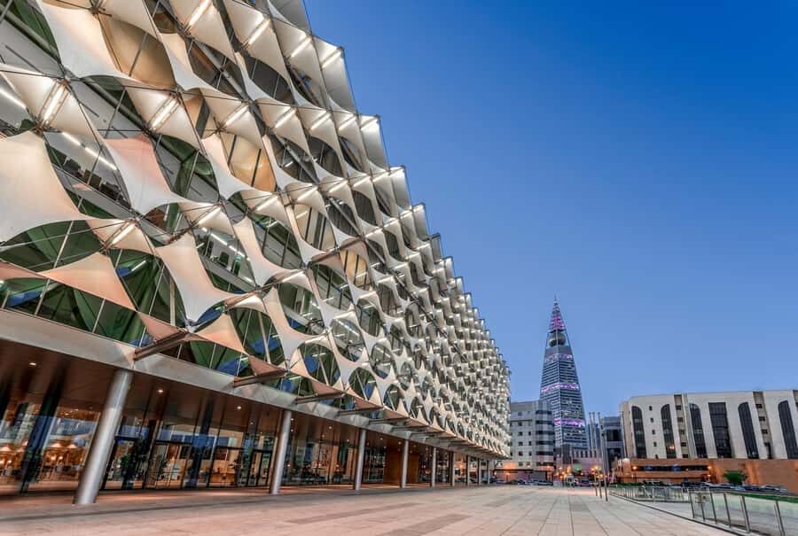 Riyadh: Full-Day Riyadh Exploration Tour with Optional Lunch - How the guiding works: what to expect from your driver/guide