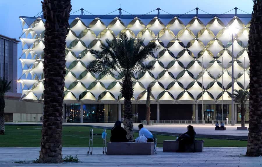Riyadh: King Fahad National Library Guided Tour - Guides: The Difference Between Hearing and Understanding