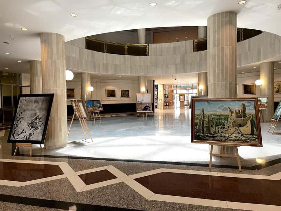 Riyadh: King Fahad National Library Guided Tour - How the Cuboid Design Tells a Preservation Story