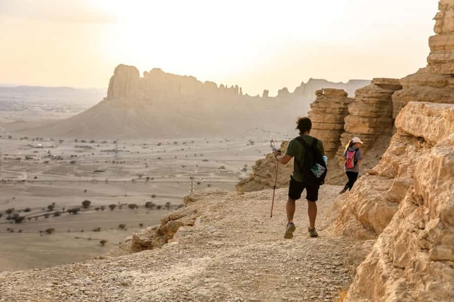 Riyadh: Trip to Edge of the World - Riyadh’s Edge of the World: what you’re seeing up there