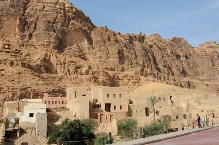 Tour AlUla's Old Town - Old Market Street and the Human Side of the Ruins