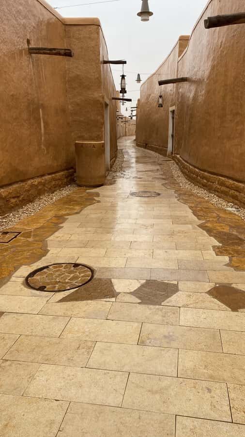 VIP Private Riyadh Experience with Saudi Meal & Pickup - VIP pickup and a guide who can switch languages