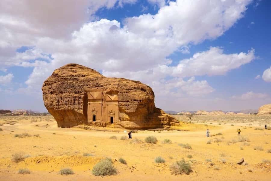 Visiting the Incredible Heritage Site Hegra in AlUla. - Why the English Guide Changes Everything